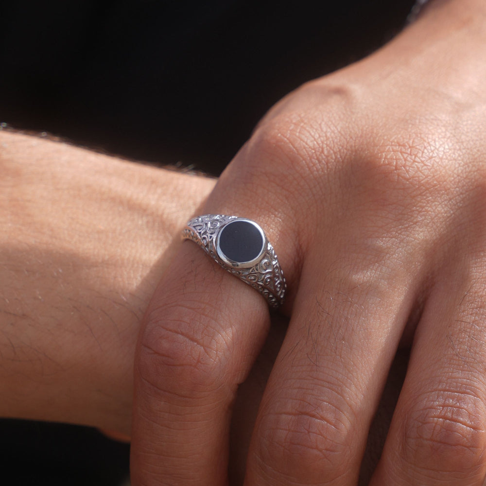 Signet Noir Ring - Silver