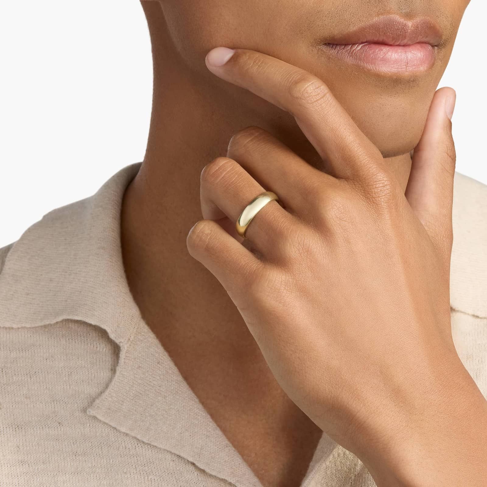 Mid-weight Comfort Fit Wedding Ring in 14k Yellow Gold (5mm)