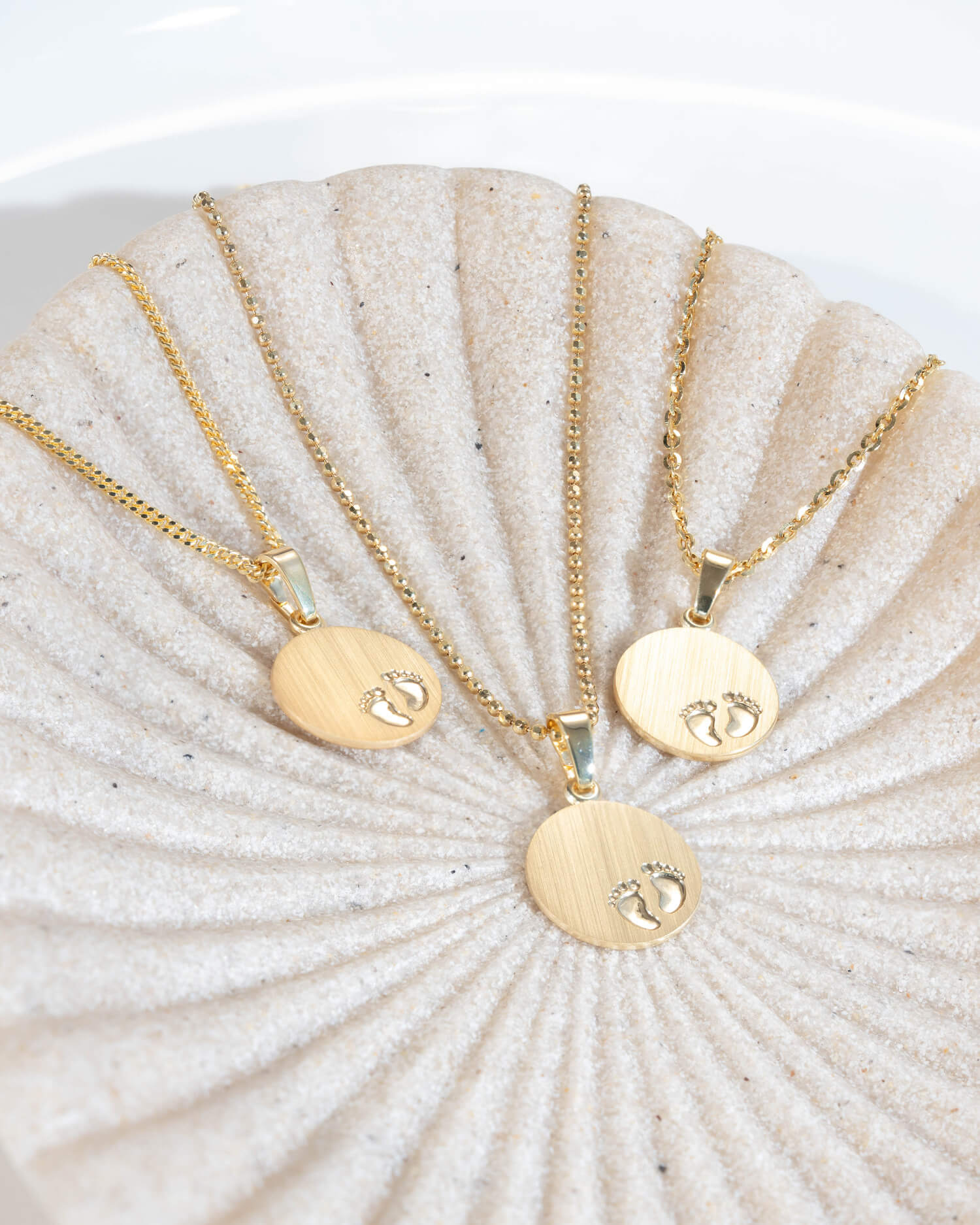 Engraving plates pendant necklace baby feet 12mm