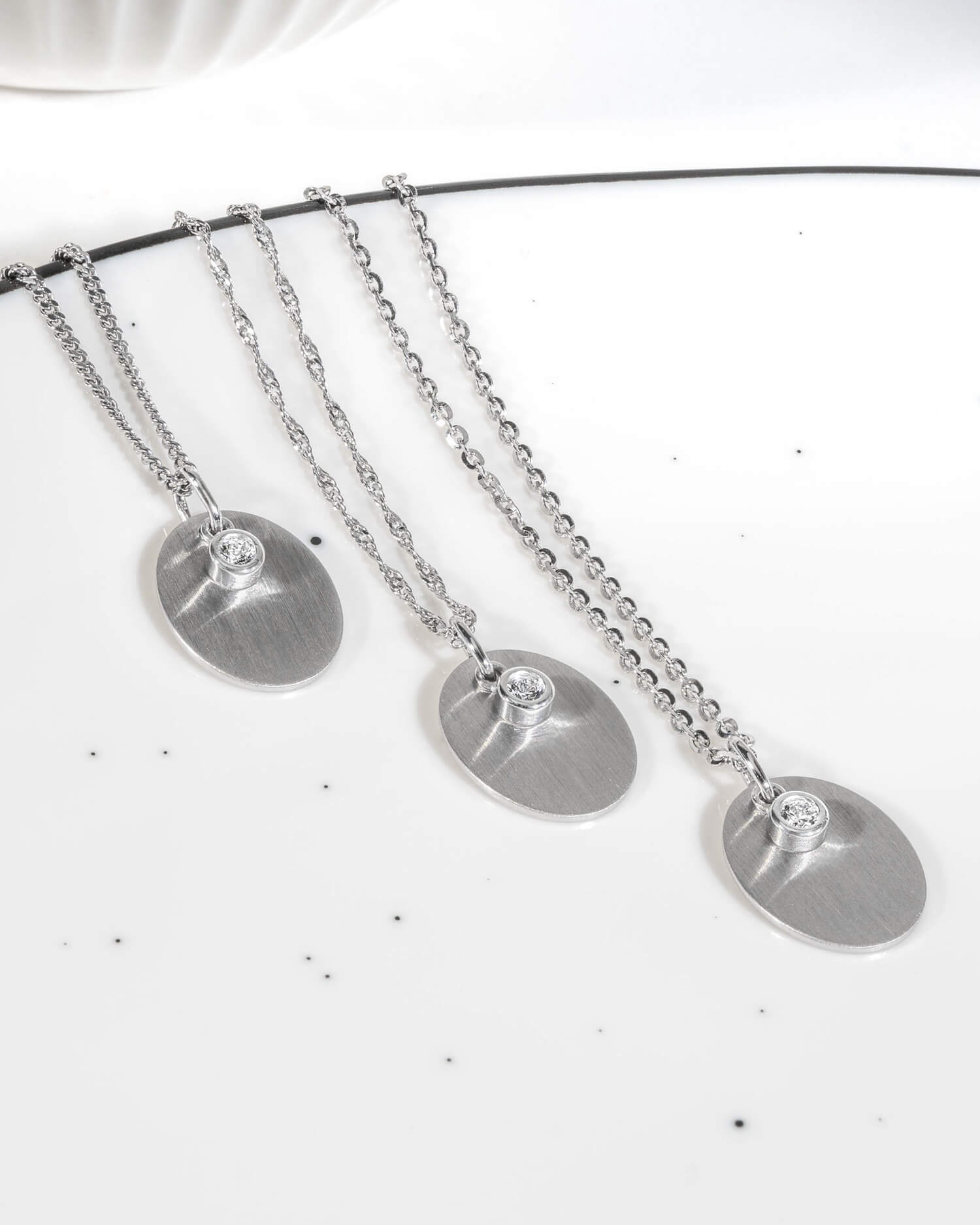 Engraving plates necklace pendant oval zirconia-3