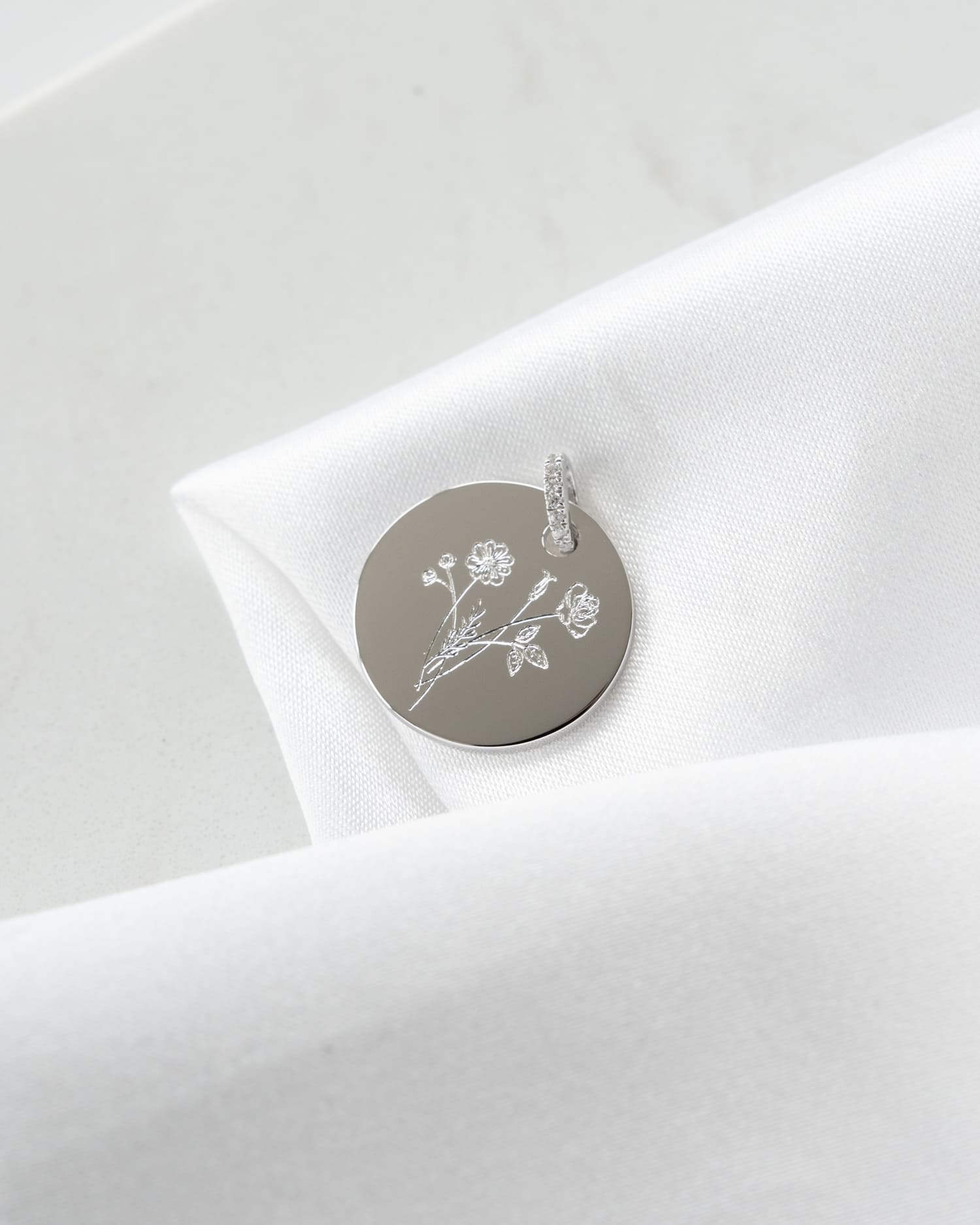 Engraving plates necklace pendant zirconia round