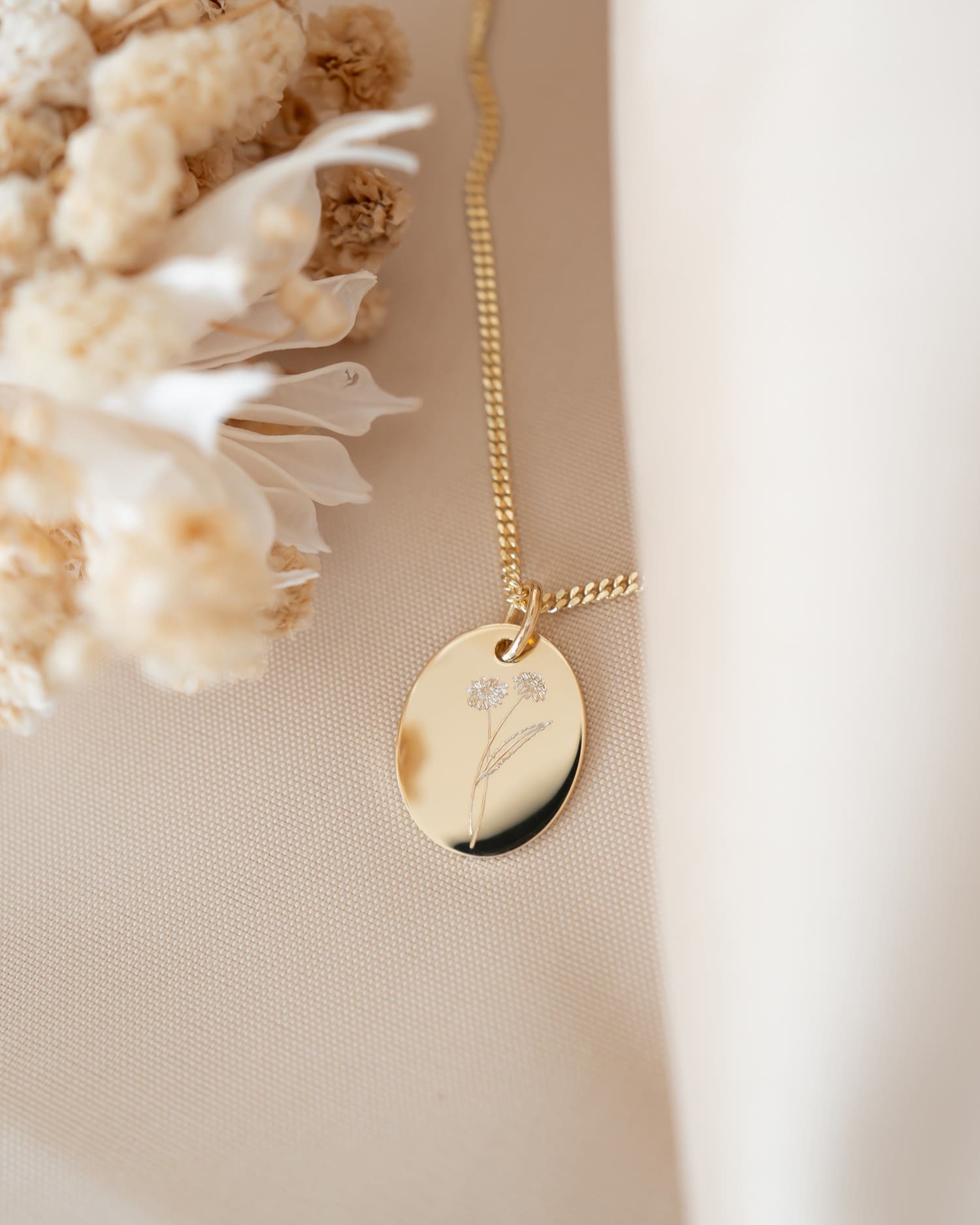 Engraving plates necklace pendant oval