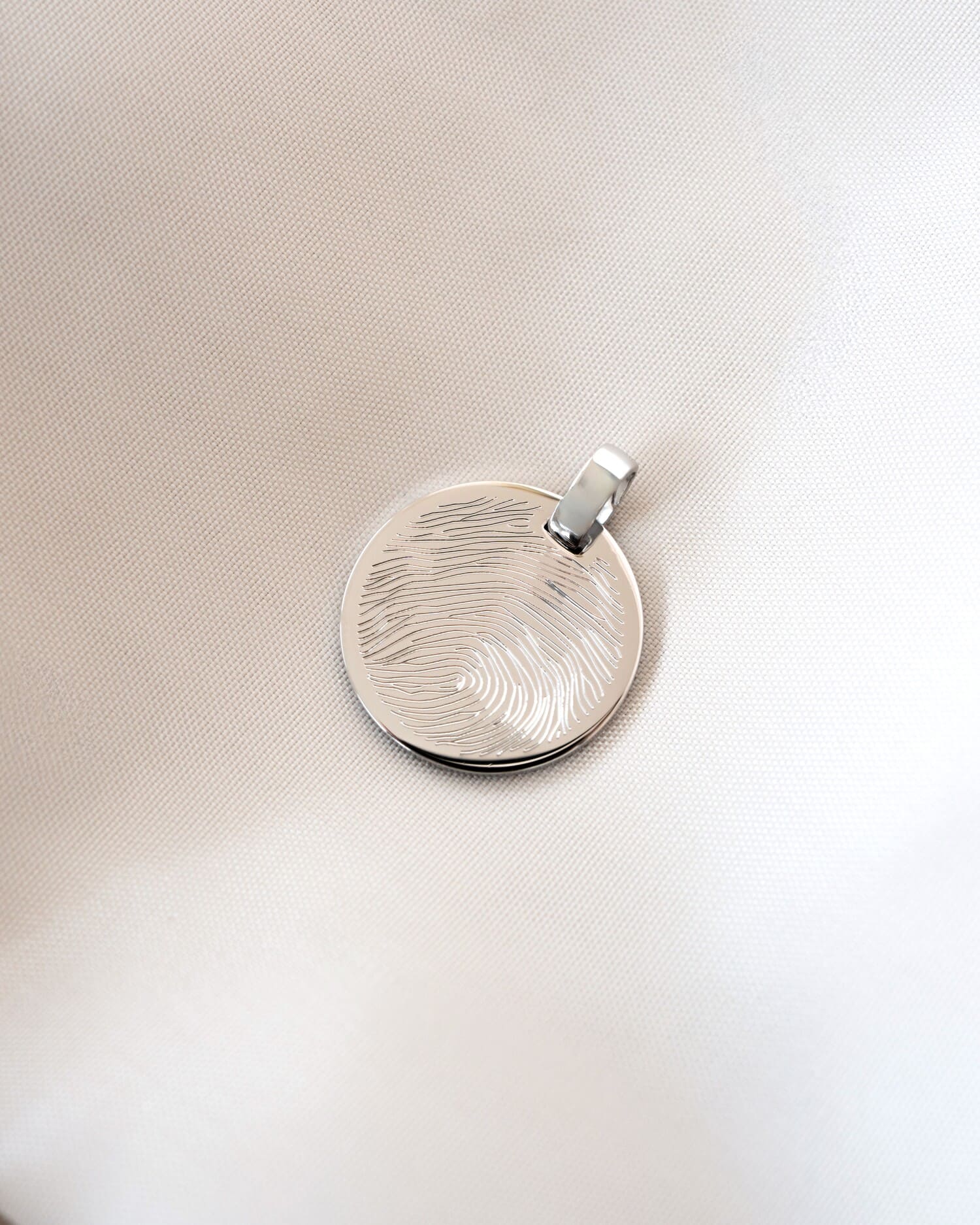 Engraving plates necklace pendant round polished