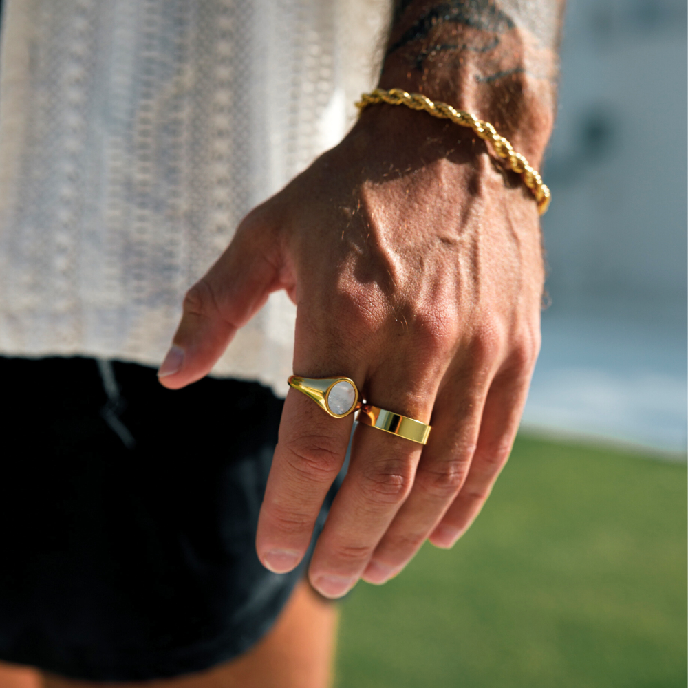 Pearl Signet Ring - Gold