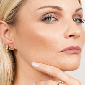 KLEORA PYRAMID Modern Electrum™ Pyramid Huggie